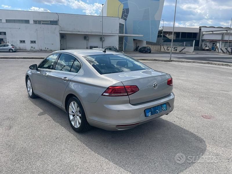 Usata VW Passat Comfortline 120 CV (88 kW) 2015 Berlina