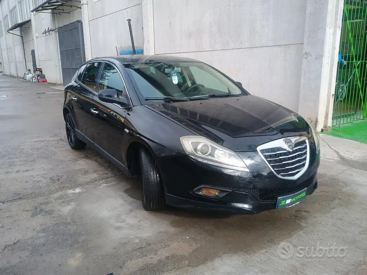 Usata Lancia Delta 120 CV (88 kW) 2011 Nero Utilitaria