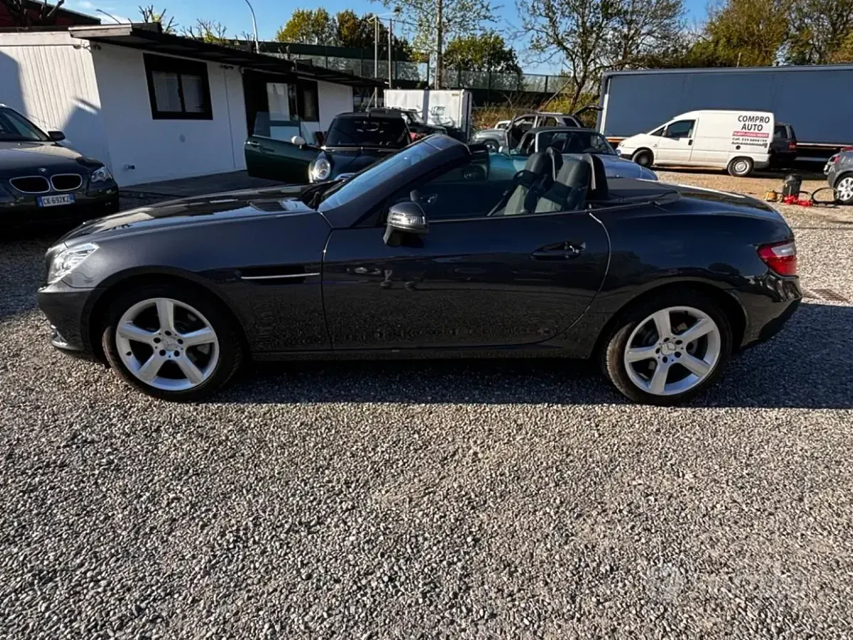 Usata Mercedes SLK200 184 CV (135 kW) 2012 Grigio Cabrio