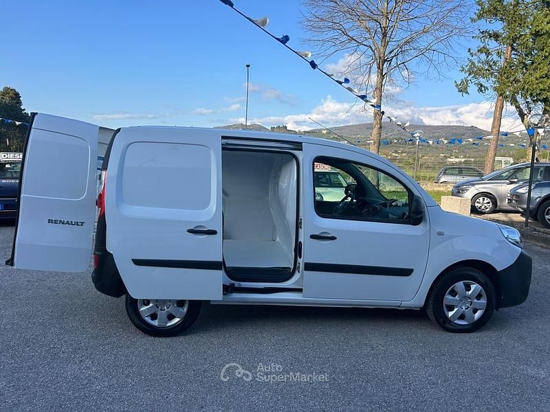 Usado Renault Kangoo 90 CV (66 kW) 2020 Blanco Monovolumen