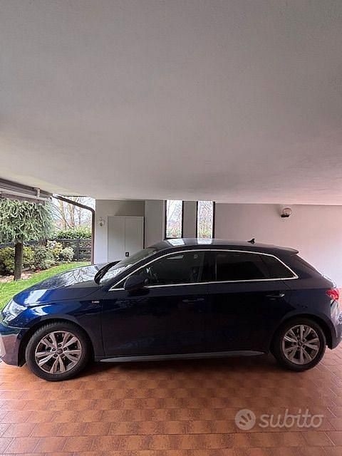 Usata Audi A3 Ambiente 150 CV (110 kW) 2023 Blu/azzurro Berlina