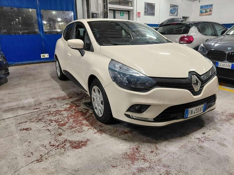 Usata Renault Clio Business 75 CV (55 kW) 2018 Panna Furgone