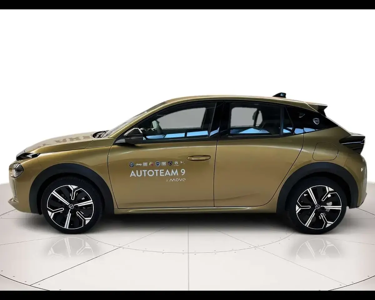 Usata Lancia Ypsilon 101 CV (74 kW) 2024 Oro Utilitaria