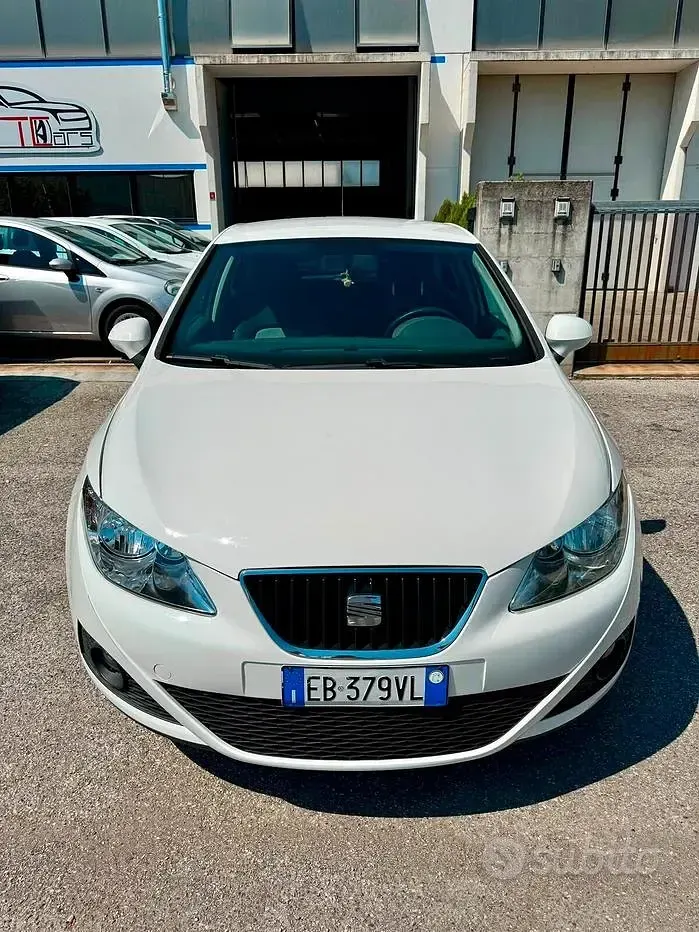 Usata Seat Ibiza 69 CV (50 kW) 2010 Berlina