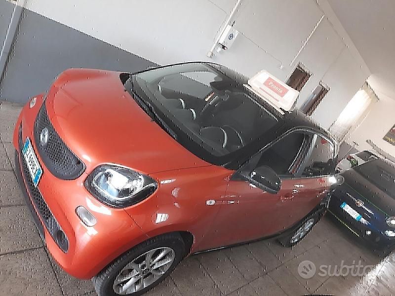 Usata Smart ForFour 71 CV (52 kW) 2015 Arancione Utilitaria