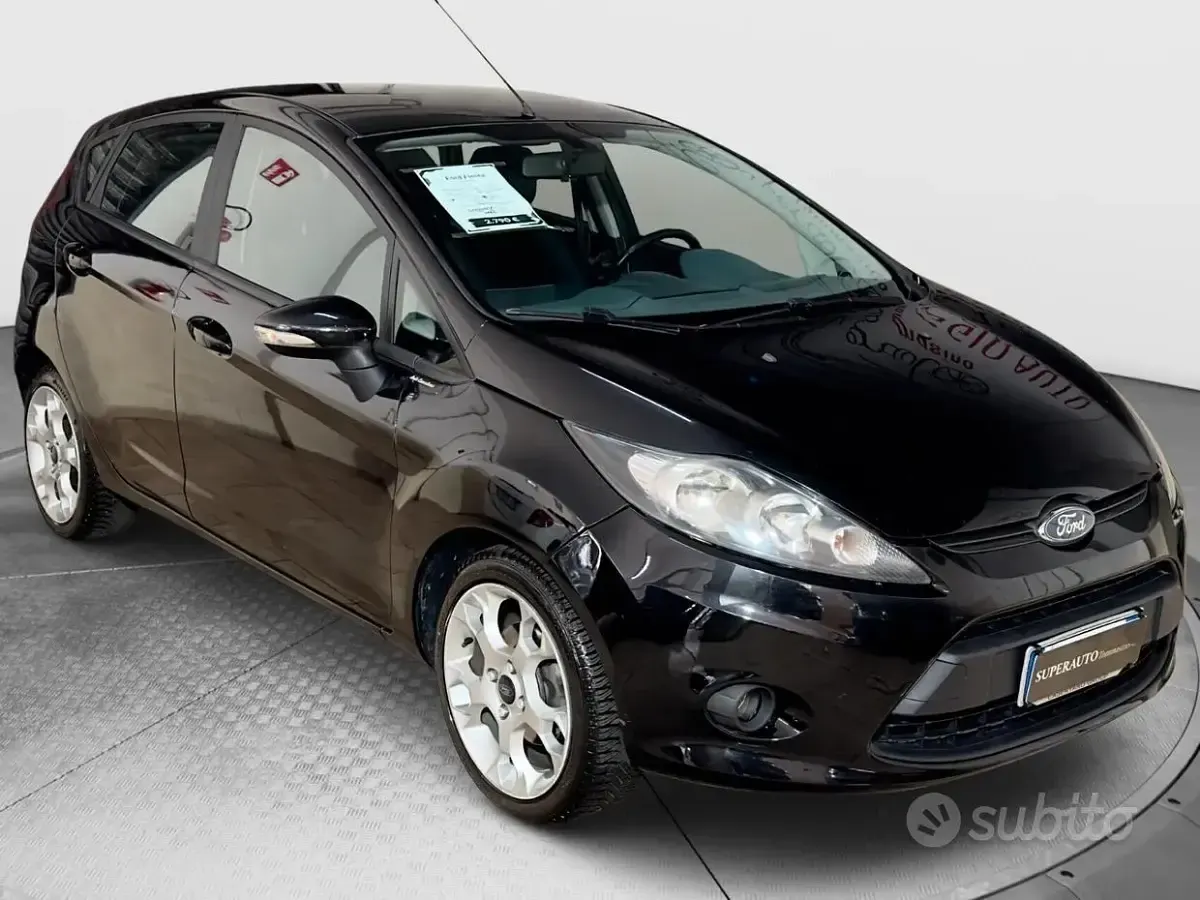 Usata Ford Fiesta Titanium 68 CV (50 kW) 2011 Nero Berlina