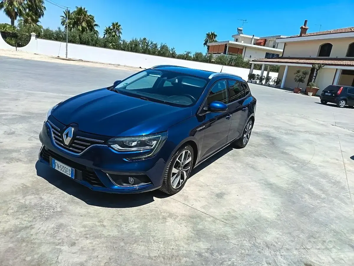 Usata Renault Mégane GrandTour Bose Edition 110 CV (80 kW) 2018 Bluazzurro Station wagon
