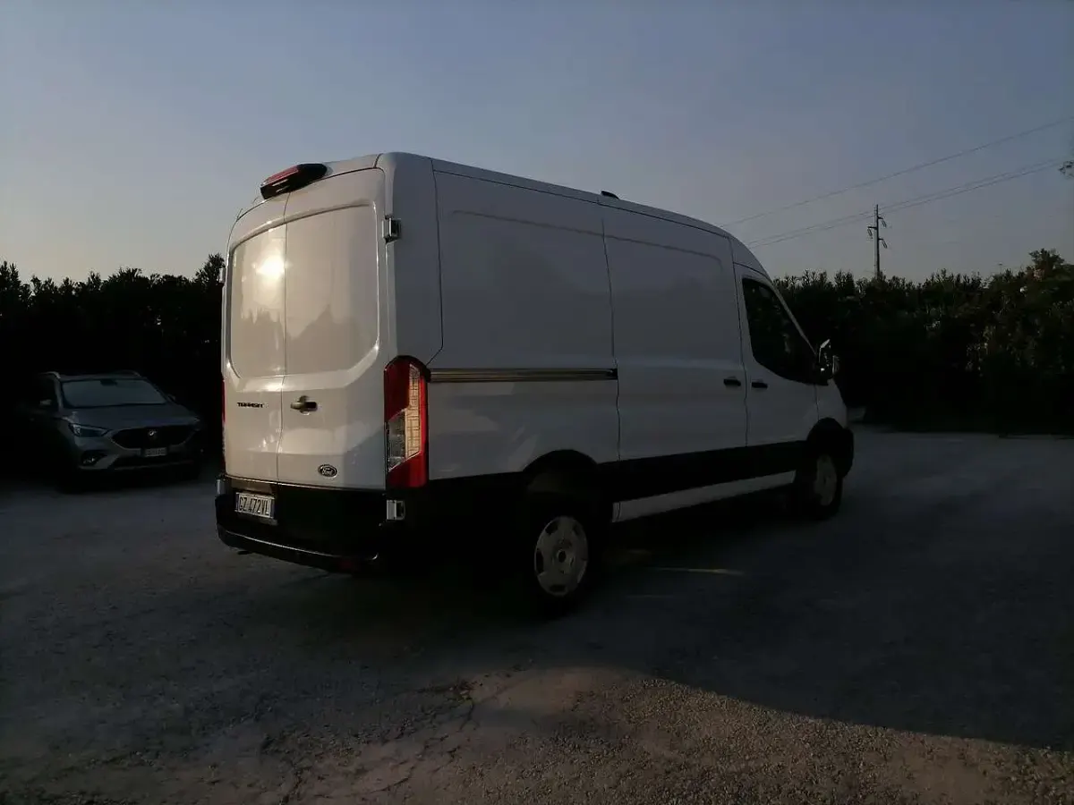 Usata Ford Transit Trend 131 CV (96 kW) 2025 Argento Furgone