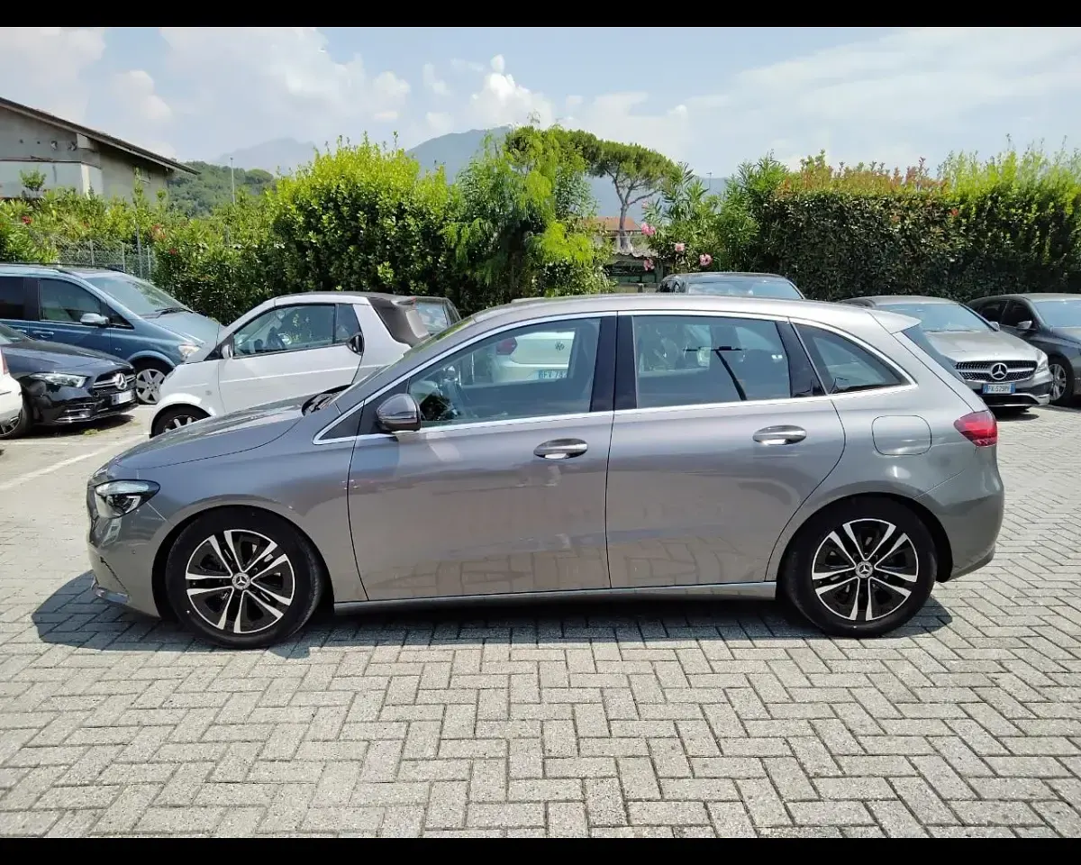 Usata Mercedes B180 Advanced 135 CV (99 kW) 2023 Grigio Utilitaria