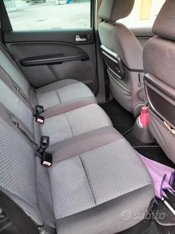 Usata Ford Focus 100 CV (73 kW) 2006 Grigio Berlina