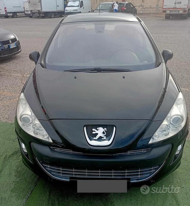 Nero Usata 2010 Peugeot 308 Allure Tre volumi | 4800 € (Ottimo prezzo) - Immagine 1/4