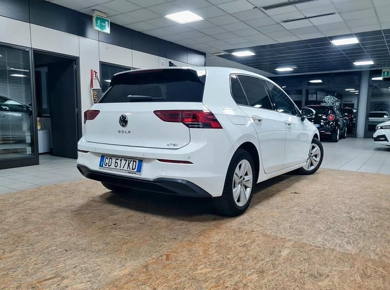 Usata VW Golf VIII Life 149 CV (109 kW) 2021 Bianco Berlina