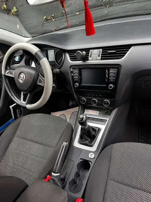 Usata Skoda Octavia Executive 110 CV (80 kW) 2017 Station wagon