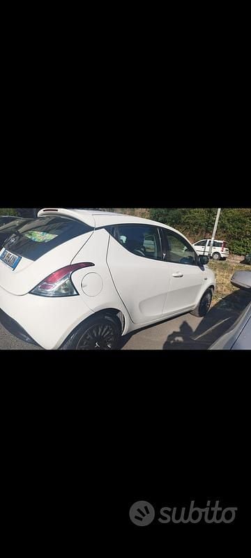 Usata Lancia Ypsilon 69 CV (50 kW) 2014 Utilitaria