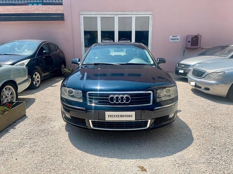 Usata Audi A8 Comfort 232 CV (170 kW) 2004 Blu Berlina