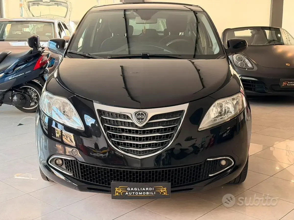 Usata Lancia Ypsilon S 95 CV (69 kW) 2015 Bluazzurro Utilitaria