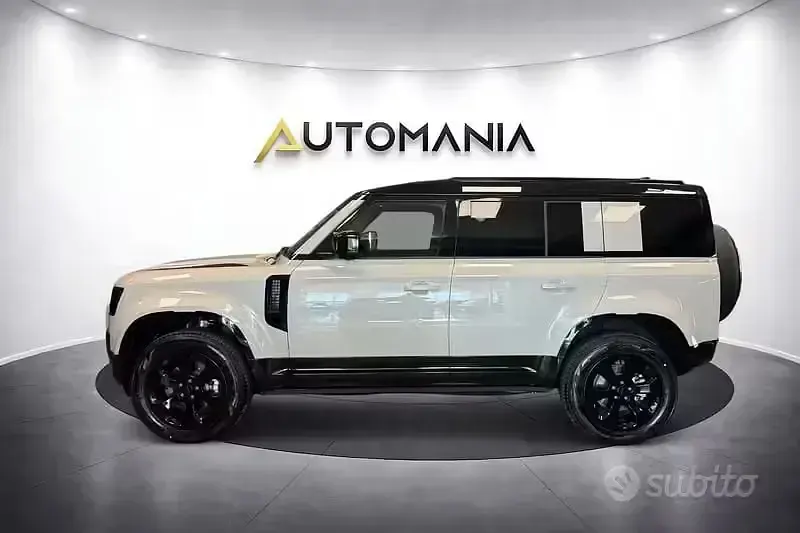 Nuova Land Rover Defender 200 CV (147 kW) 2026 SUV