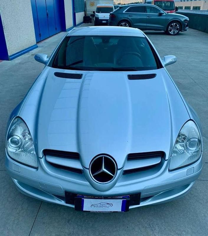 Usata Mercedes SLK200 163 CV (119 kW) 2005 Argento metallizzato Cabrio