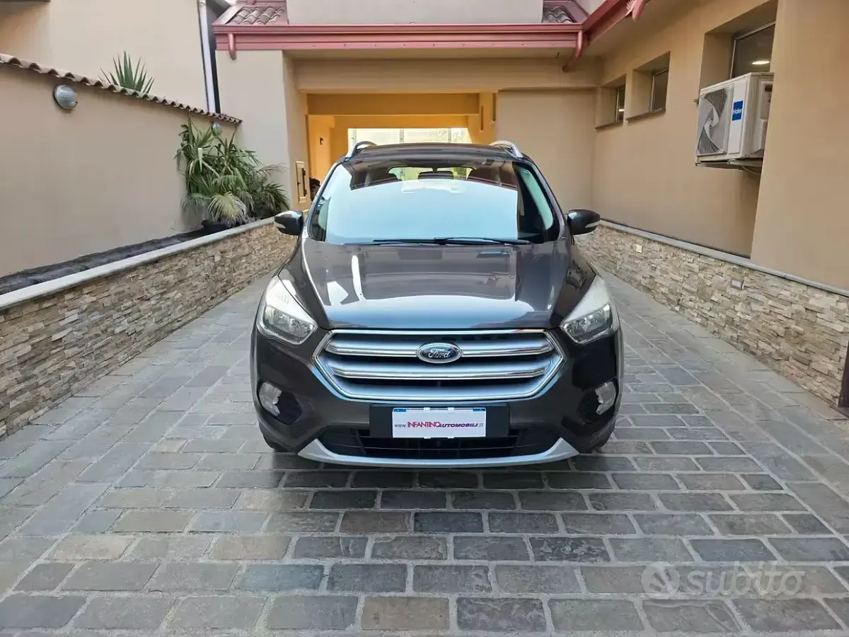 Usata Ford Kuga Titanium S 120 CV (88 kW) 2017 Grigio SUV