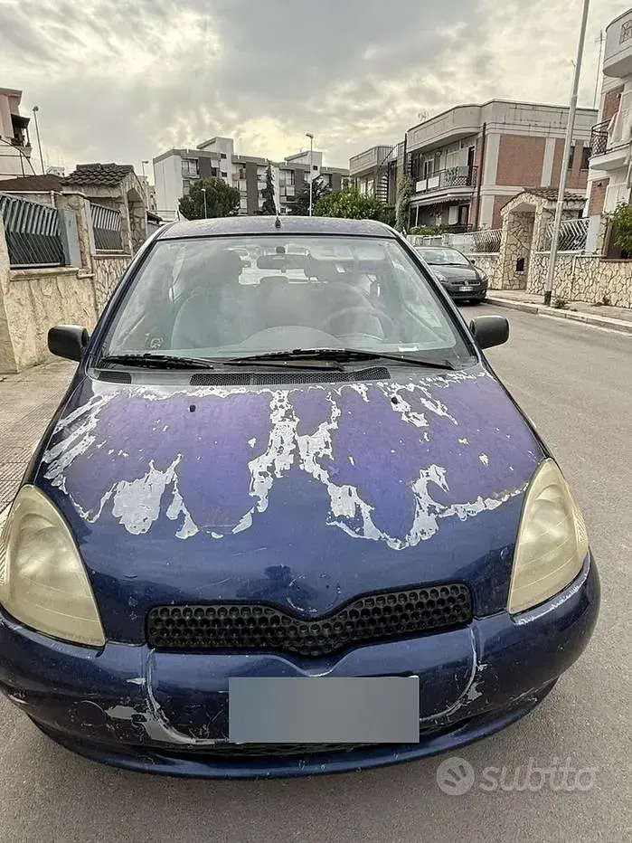 Usata Toyota Yaris 68 CV (50 kW) 1999 Blu Berlina