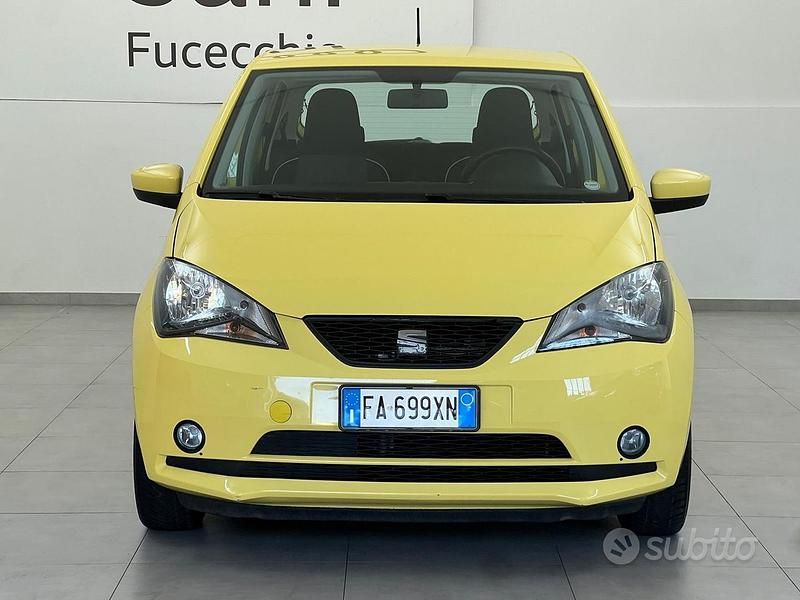 Usado Seat Mii Chic 75 CV (55 kW) 2015 Amarillo Utilitario