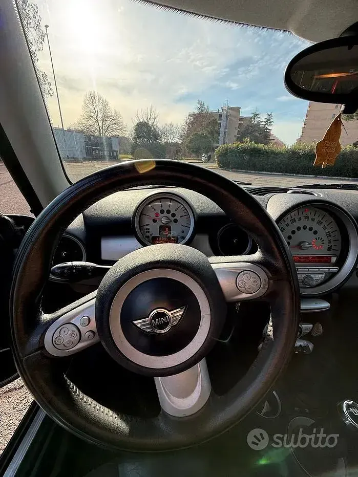 Usata Mini Cooper 109 CV (80 kW) 2009 Grigio Utilitaria