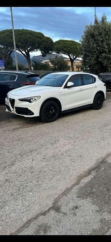 Usata Alfa Romeo Stelvio Super 160 CV (117 kW) 2021 SUV
