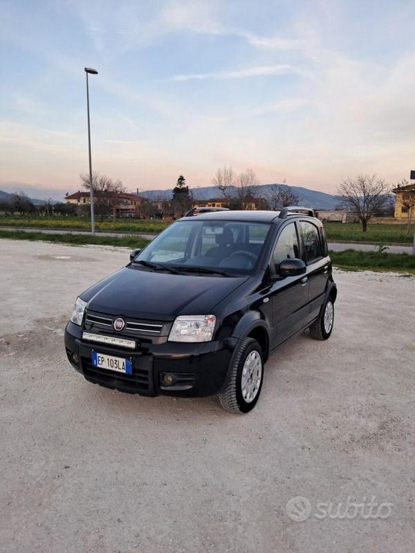 Nero Usata 2011 Fiat Panda 4x4 Due volumi | 7200 € (Molto cara) - Immagine 1/4