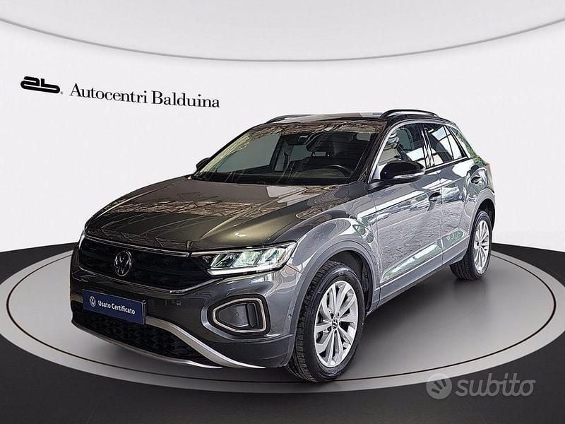 Grigio indyum/tetto nero Usata 2022 VW T-Roc Life SUV | 21.900 € (Buon prezzo) - Immagine 1/4