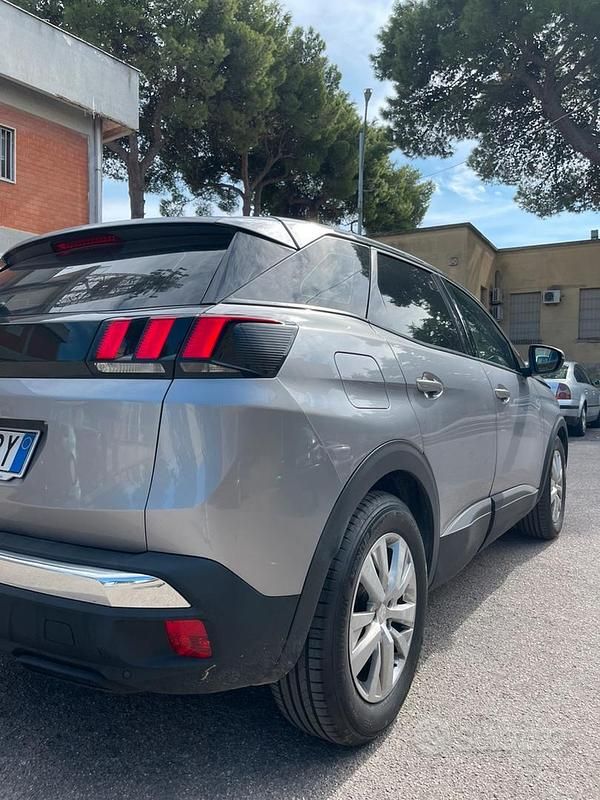 Usata Peugeot 3008 Allure 120 CV (88 kW) 2017 Berlina