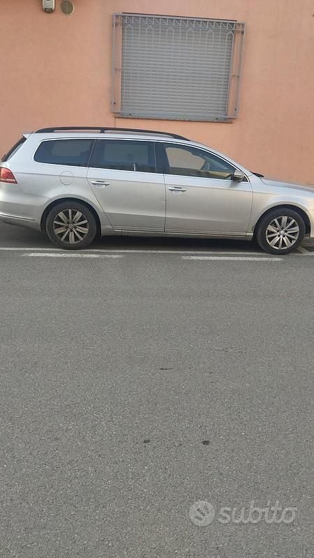 Usata VW Passat 140 CV (102 kW) 2011 Grigio Station wagon