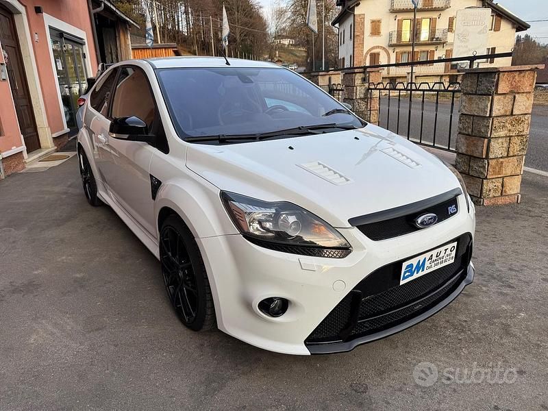 Usata Ford Focus RS 305 CV (224 kW) 2009 Bianco Berlina