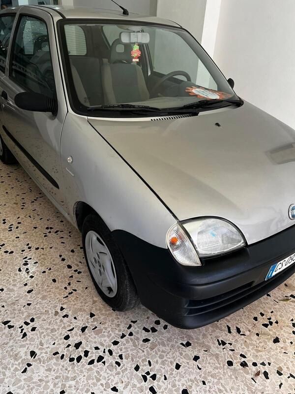 Usata Fiat Seicento 54 CV (39 kW) 2004 Grigio metallizzato Utilitaria