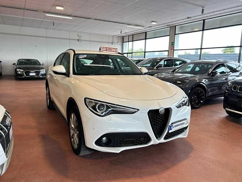 Usata Alfa Romeo Stelvio Executive 209 CV (153 kW) 2020 Bianco SUV
