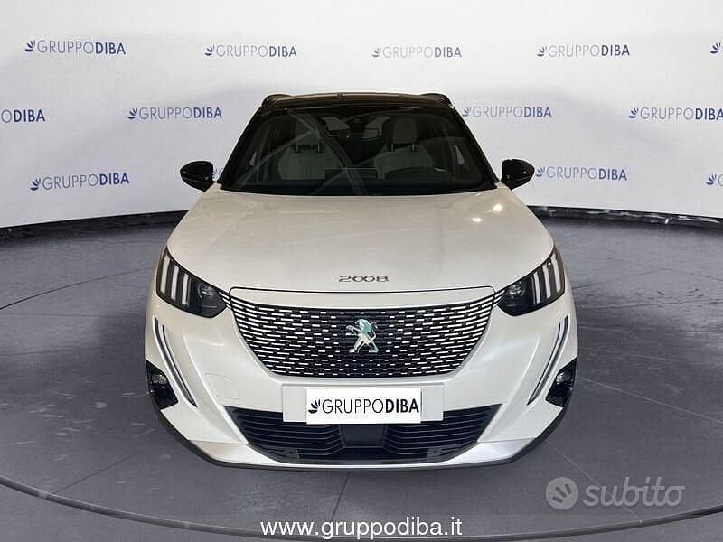Usata Peugeot e-2008 GTi 100 kW (136 CV) 2021 Bianco SUV