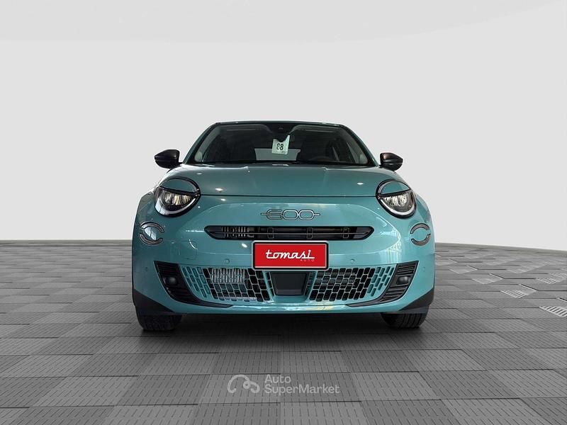 Nuova Fiat 600 110 CV (80 kW) 2025 Azzurro cielo d`italia SUV