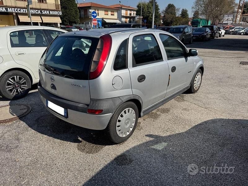 Usata Opel Corsa Comfort 74 CV (54 kW) 2002 Grigio Utilitaria