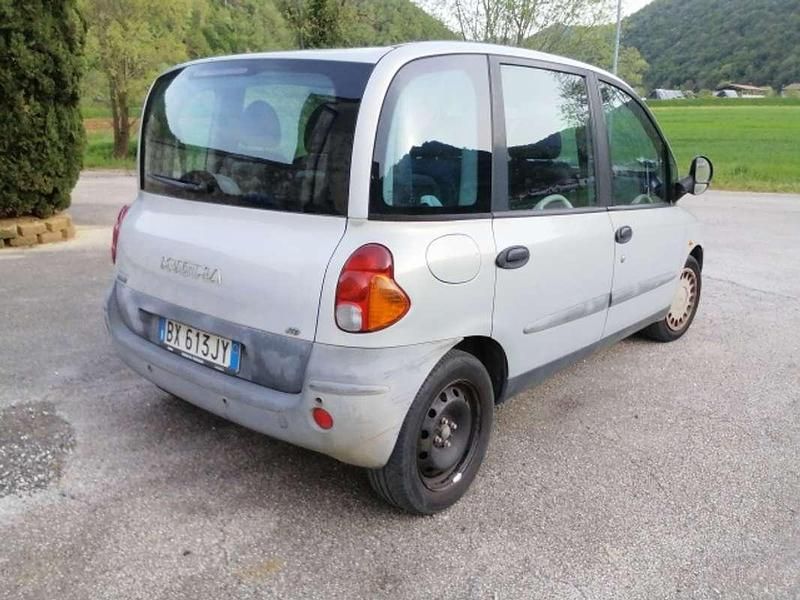 Usata Fiat Multipla 110 CV (80 kW) 2001 Argento Monovolume