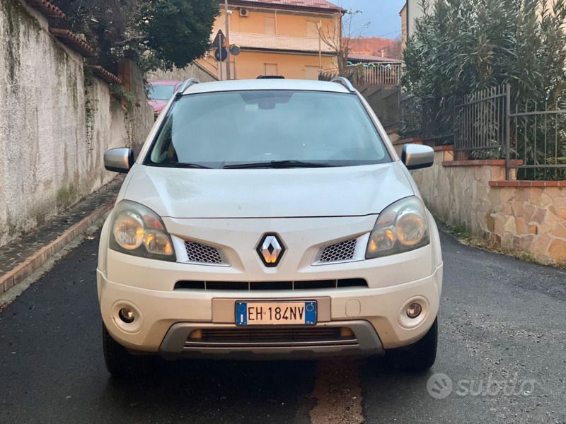 Usata Renault Koleos 175 CV (128 kW) 2011 Bianco SUV