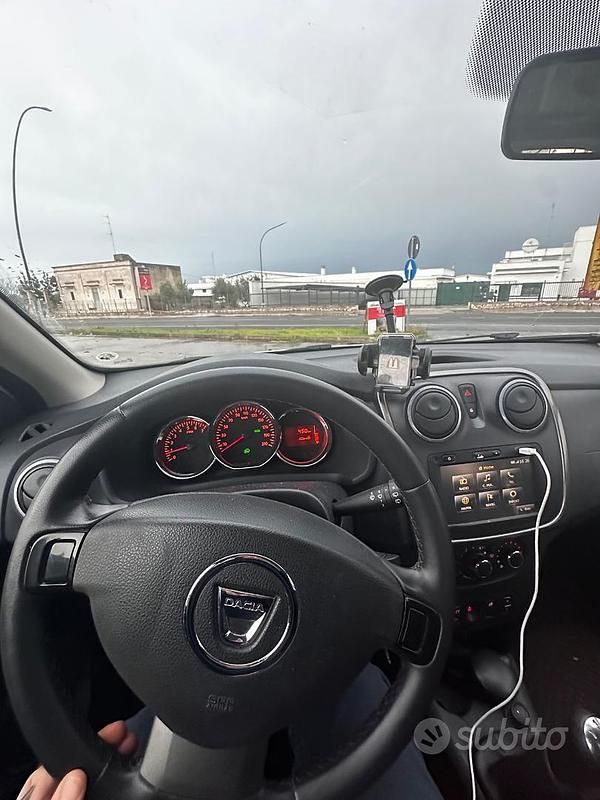 Usata Dacia Sandero Prestige 90 CV (66 kW) 2015 Bianco Utilitaria