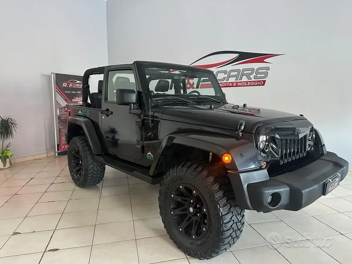 Begagnad Jeep Wrangler 200 HK (147 kW) 2012 Svart SUV