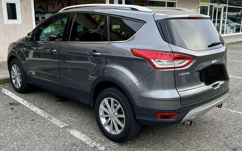 Usata Ford Kuga Titanium 140 CV (102 kW) 2013 Grigio SUV