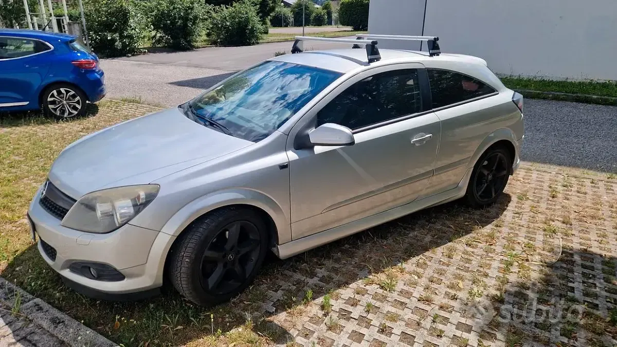 Usata Opel Astra 110 CV (80 kW) 2008 Grigio Berlina