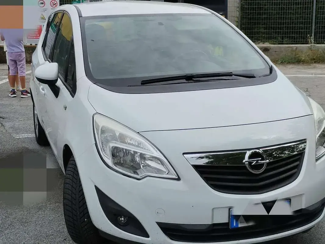 Usata Opel Meriva Cosmo 101 CV (74 kW) 2013 Bianco Monovolume