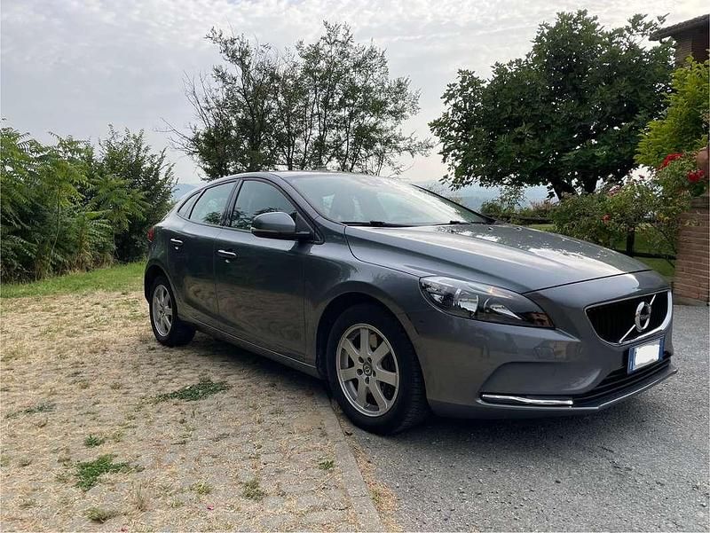 Usata Volvo V40 Business Edition 120 CV (88 kW) 2018 Berlina