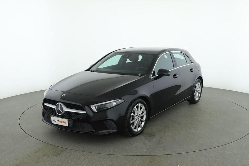 Nero Usata 2019 Mercedes A180 Tre volumi | 20.099 € (Buon prezzo) - Immagine 1/4