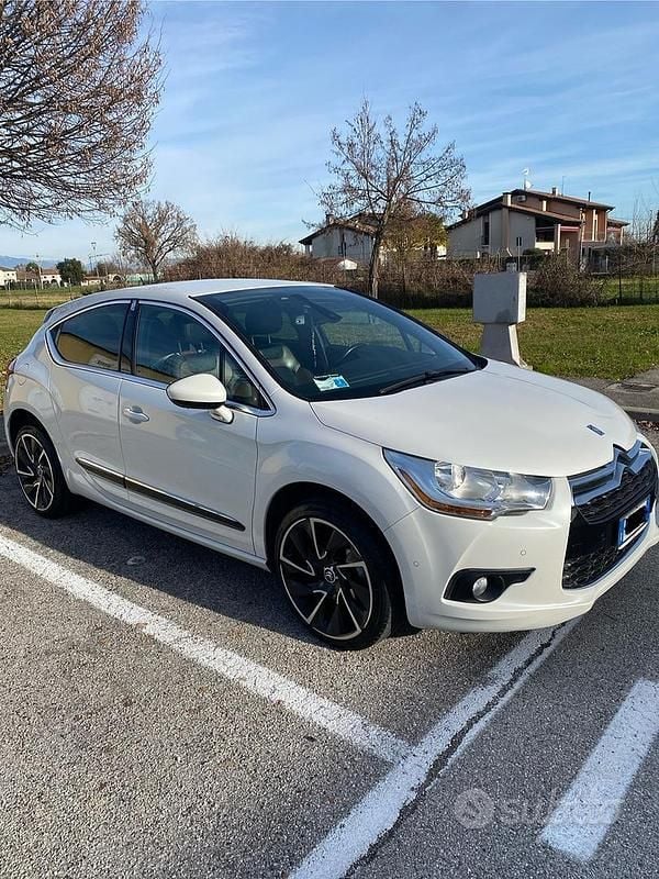 Bianco Usata 2011 DS Automobiles DS4 Sport Chic Tre volumi | 7990 € (Molto cara) - Immagine 1/4