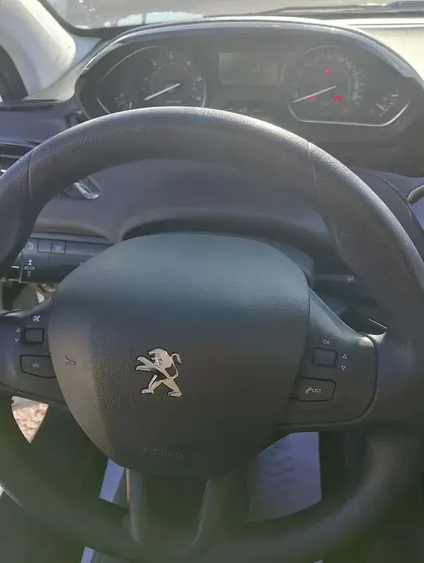 Usata Peugeot 208 Active 101 CV (74 kW) 2020 Utilitaria