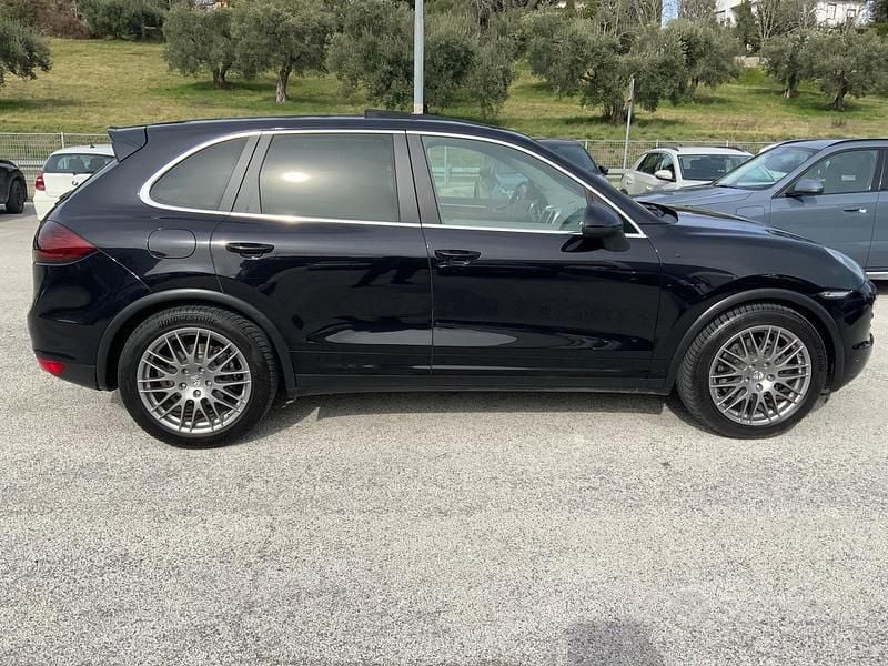 Usata Porsche Cayenne 245 CV (180 kW) 2011 Nero SUV