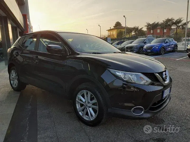 Usata Nissan Qashqai Acenta 110 CV (80 kW) 2015 Nero SUV